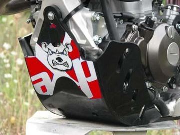 Afbeeldingen van BODEMB.  GP YZF 250 '10
ZWART
RODE STICKER