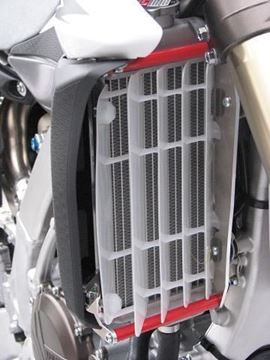 Afbeeldingen van RADIAT BESCH YZF450 '10
RODE SPACERS
