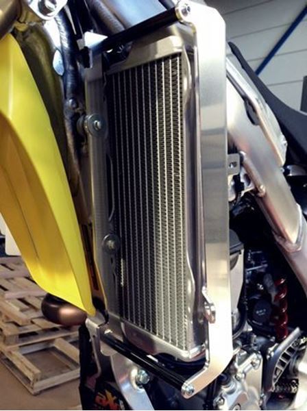 Afbeelding van AXP RADIATOR GUARD ALUMINIUM BETA SUZUKI RM-Z250 2016